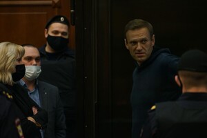 У Москві триває суд над Навальним, опозиціонера звинувачують в наклепі на ветерана 