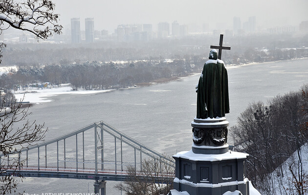 Непогода в Украине: местами продолжает снежить и ограничено движение транспорта 