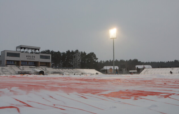  Матч перенесений через хуртовини