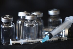 NYT перераховує найбільш поширені міфи про вакцини від коронавірусу