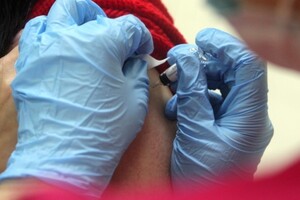 Європа хоче вакцинувати усіх бажаючих вже до кінця літа 