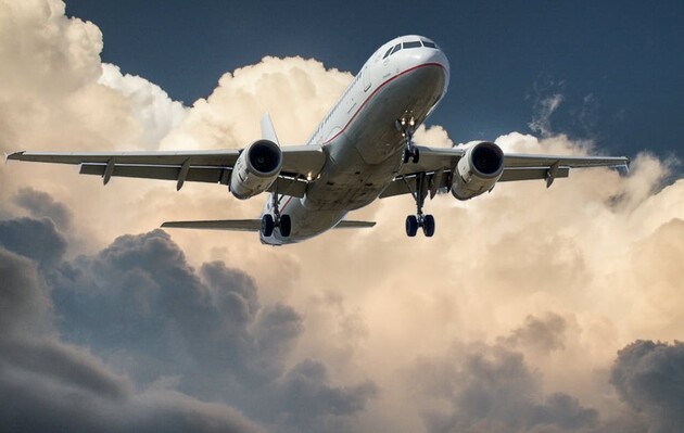 Financial Times пояснює, наскільки безпечними є авіаперельоти в часи пандемії