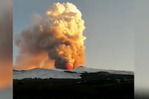 В Італії на острові Сицилія почалося виверження вулкана Етна 