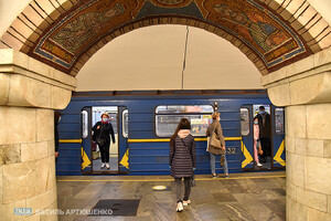 В Киеве две станции метро закрыли из-за сообщения о минировании