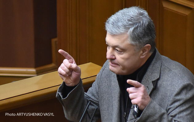 Порошенко опасается, что Зеленский захочет закрыть "Прямой" вслед за каналами Медведчука