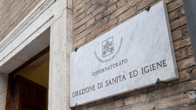 Ватикан будет увольнять сотрудников за отказ от вакцинации