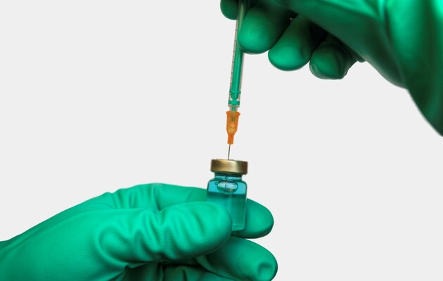 Макрон пропонує боротися з вакцинною дипломатією Китаю препаратами з ЄС, США та навіть Росії