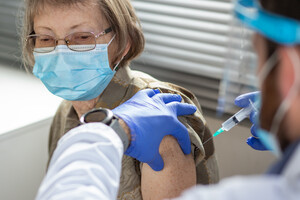 Антипрививочники могут подорвать кампанию вакцинации в Украине – Associated Press