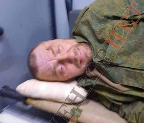 На украинский опорный пункт пробрался боевик и ранил ножом бойца ВСУ