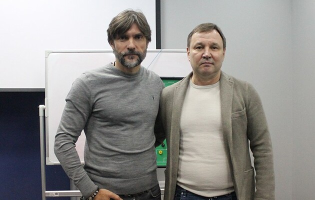 Керівництво "Олімпіка" вже представило Калитвинцева (праворуч) команді