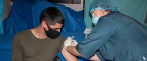 У зоні ООС стартувала вакцинація військовослужбовців: фоторепортаж 
