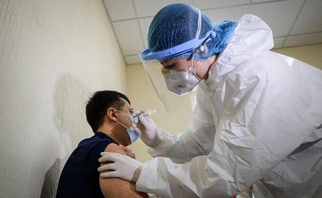 МОЗ: в Україні зафіксували сім незначних побічних реакцій на вакцину від COVID