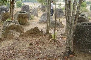 Археологи дізналися точний вік загадкових глечиків з Лаосу 
