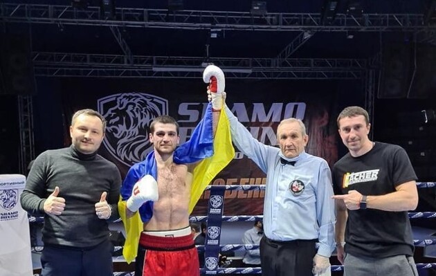 Український боксер Чухаджян переміг росіянина на вечорі боксу в Москві 