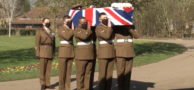 В Британии похоронили ветерана, который собрал почти 40 млн фунтов для борьбы с коронавирусом