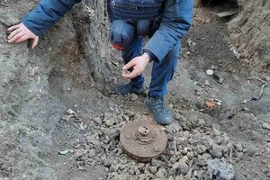 В Донбассе ранен защитник Украины – военный подорвался на мине 