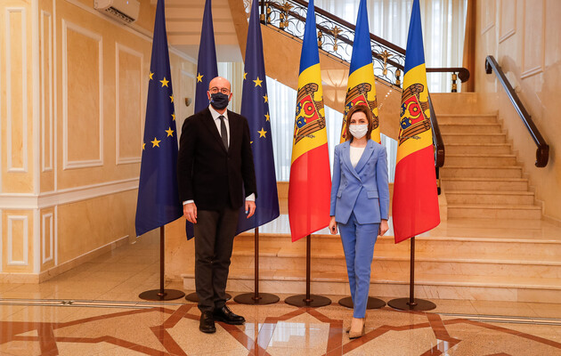 Санду не отказалась от проведения досрочных выборов в Молдове