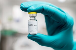 Главный инфекционист США рассказал, какой из вакцин против коронавируса отдает предпочтение 