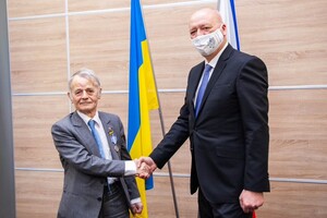 Чехія нагородила лідера кримських татар Джемільова медаллю 