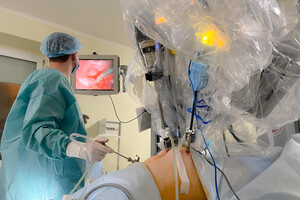 Робот-хирург Da Vinci впервые в Украине прооперировал ребенка