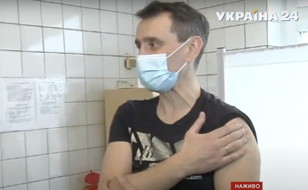Главный санврач Ляшко сделал прививку против коронавируса 