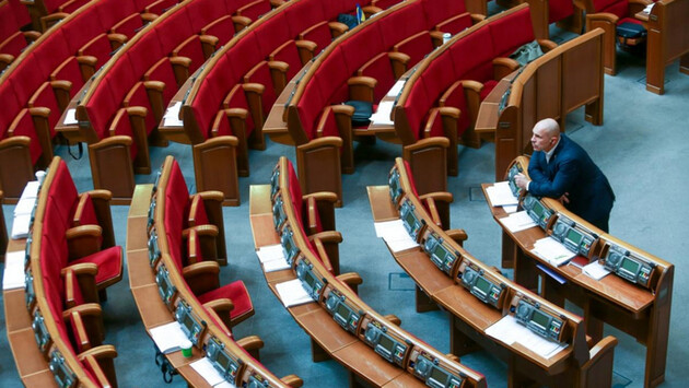 В феврале семь депутатов пропустили все заседания Рады