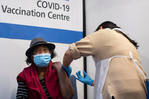Великобританія вакцинувала від COVID-19 40% дорослого населення 