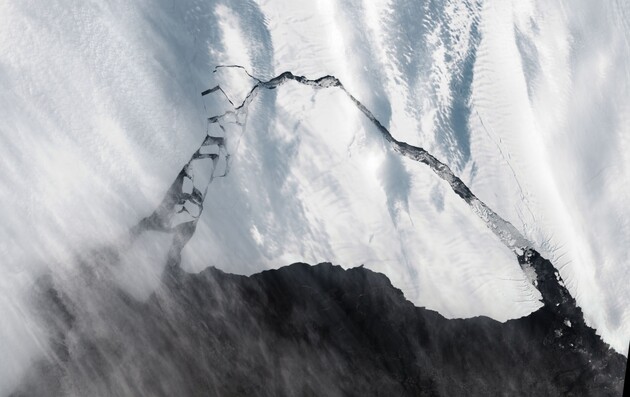 В Антарктиді відколовся айсберг розміром з Нью-Йорк 