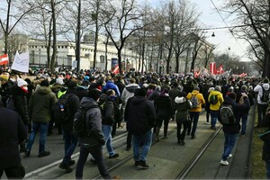 У Стокгольмі і Відні відбулися антикарантинні протести 