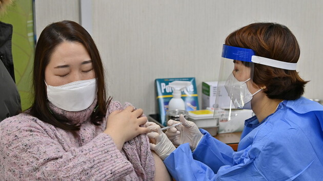 У Південній Кореї не знайшли зв'язку між вакцинацією AstraZeneca й смертями восьми пацієнтів 
