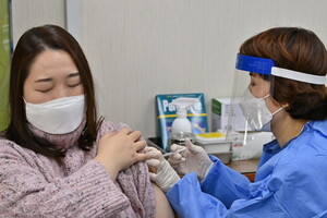 У Південній Кореї не знайшли зв'язку між вакцинацією AstraZeneca й смертями восьми пацієнтів 