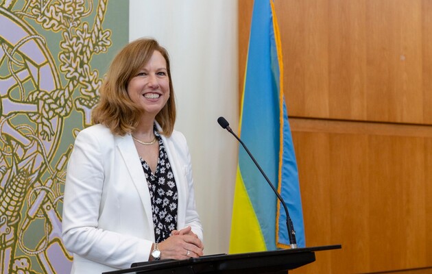Администрация Байдена активно поддерживает Украину – Кристина Квин