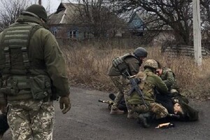 Во время вражеского обстрела Новозвановки боец ВСУ получил осколочное ранение