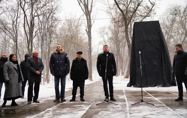 Виталий Кличко и Мемориал Холокоста «Бабий Яр» открыли инсталляцию к годовщине Куреневской трагедии  