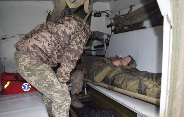 Украинский боец получил пулевое ранение на Донетчине