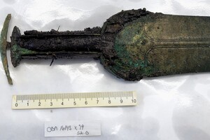 Археологи обнаружили в Дании уникальный церемониальный меч