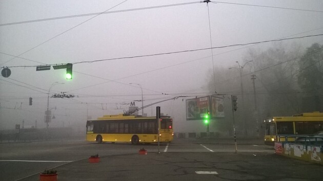 В Киеве в ближайшие часы ожидается густой туман, водителей просят не нарушать ПДД 