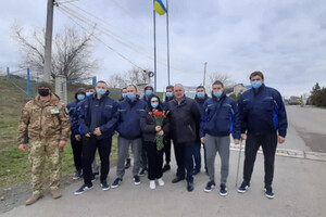 До України повернулися моряки, врятовані із затонулого в Румунії судна