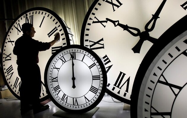 Рада вирішила доопрацювати законопроєкт про скасування переведення годинників