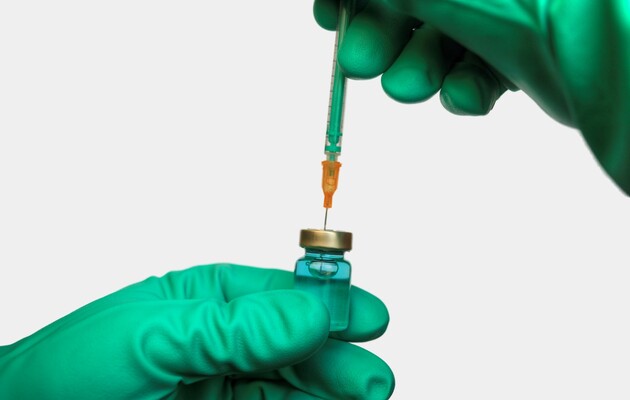 Вакцинація проти COVID-19: у КВУ розповіли про провалені обіцянки влади