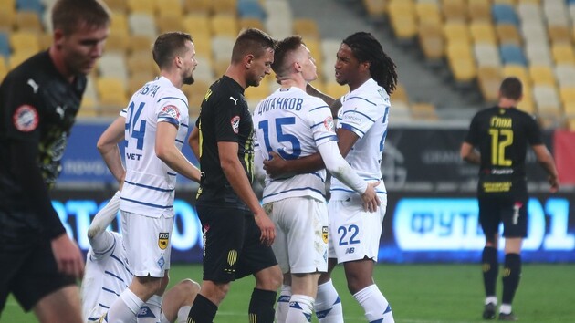 "Динамо" зустрінеться з "Рухом"