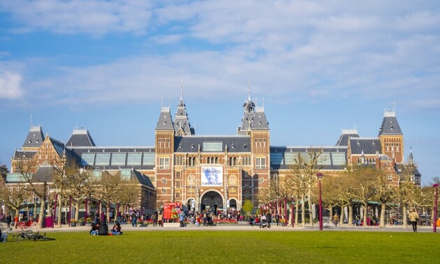 В Амстердаме полицейские задержали более 150 человек