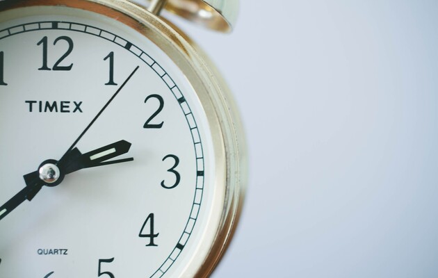 Перевод стрелок часов: как проверить точное время