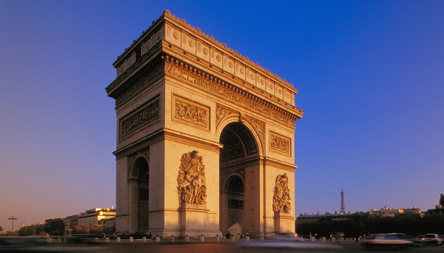 У Парижі розпочався судовий процес проти винних у вандалізмі і розграбуванні Тріумфальної арки 