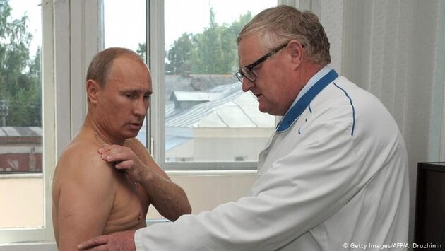 Путину сделали прививку от коронавируса, но неизвестно какую