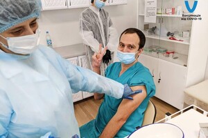 Врачей, которые отказываются от прививки против ковида, не будут увольнять — Степанов 