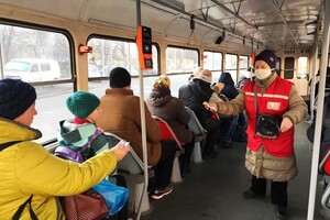 Водителям общественного транспорта в Киеве разрешили перевозить больше пассажиров 