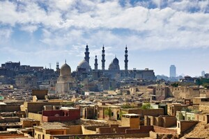 У центрі Каїра обрушився десятиповерховий будинок: є жертви 