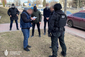 В Киеве задержали на взятке в $15 тыс. налогового инспектора