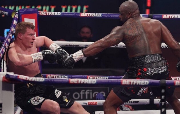 Уайт здобув легку перемогу